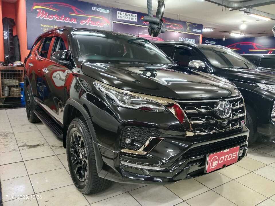 2024 Toyota Fortuner 2.8 GR Sport - Foto 1 dari 6