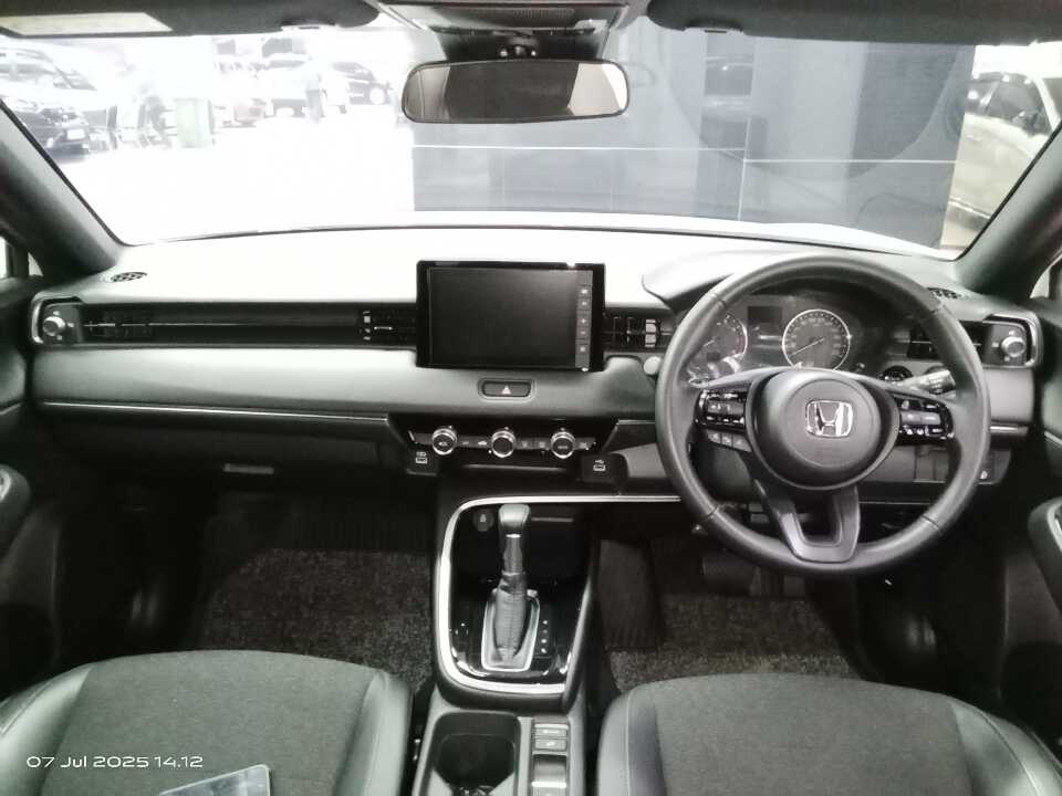 Foto Mobil Bekas Dashboard Honda HR-V 1.5 SE tahun 2023