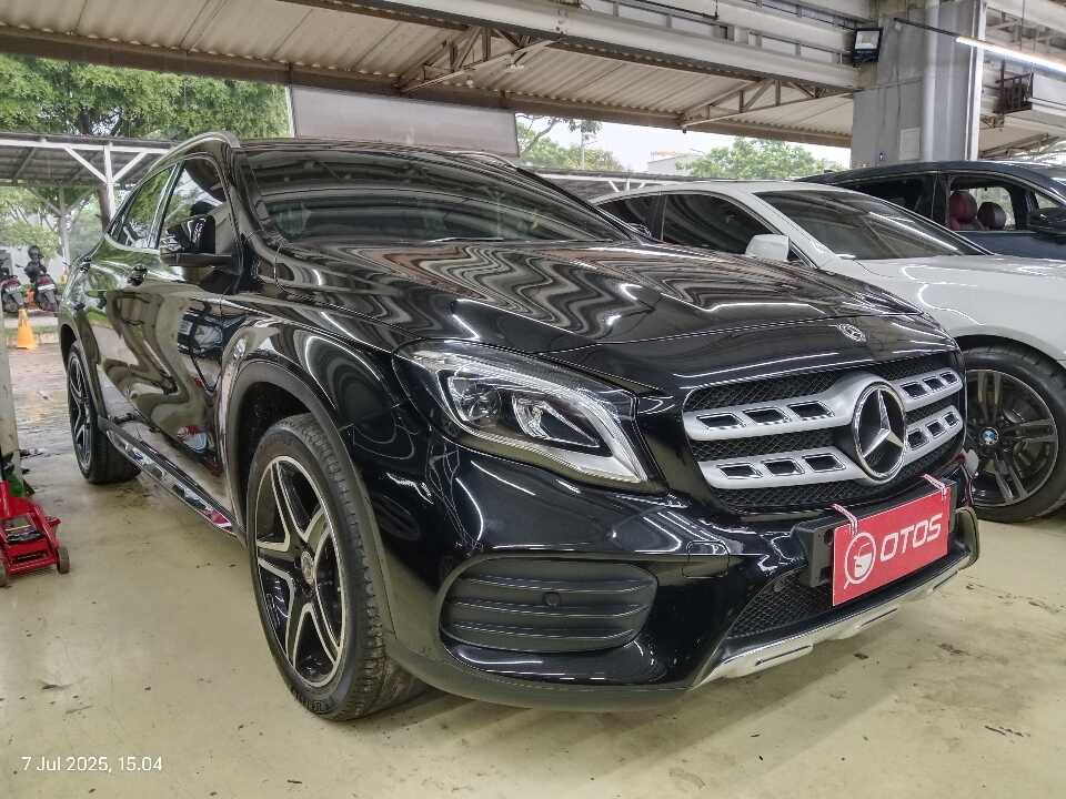 2017 Mercedes-Benz GLA200 1.6 - Foto 1 dari 6