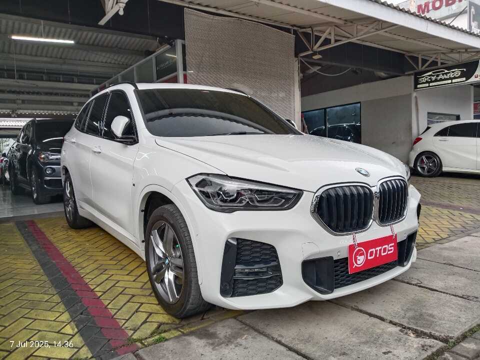 2022 BMW X1 1.5 Sdrive18i - Foto 1 dari 6