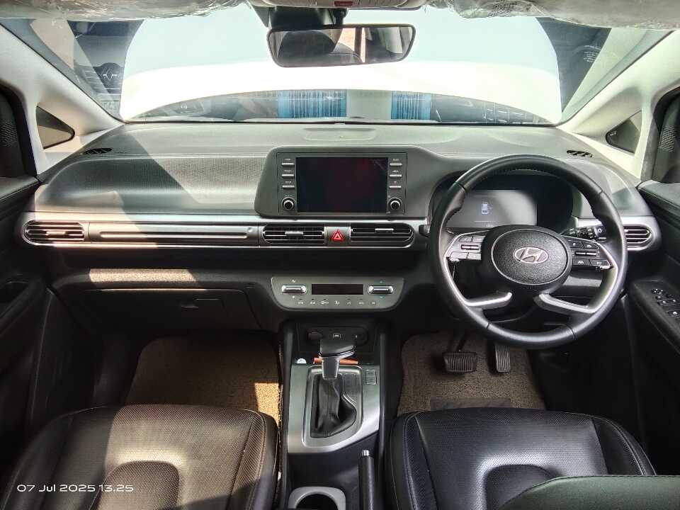 Foto Mobil Bekas Dashboard Hyundai Stargazer 1.5 Prime tahun 2023