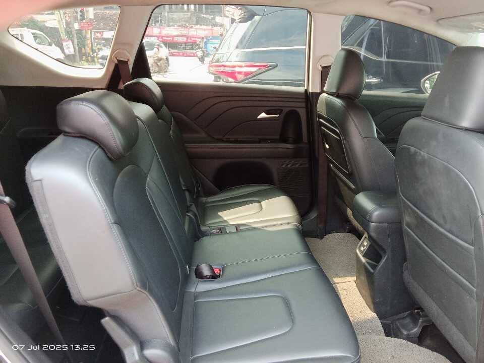 Foto Mobil Bekas Kabin Belakang Hyundai Stargazer 1.5 Prime tahun 2023