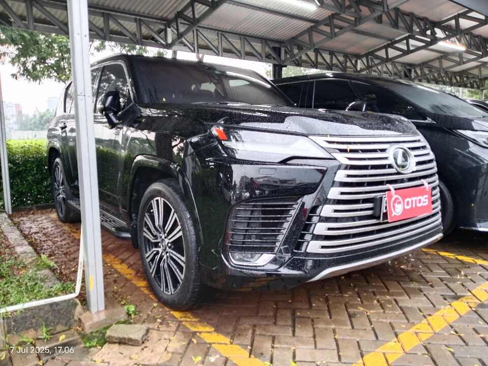 2022 Lexus LX 600 3.5 - Foto 1 dari 6