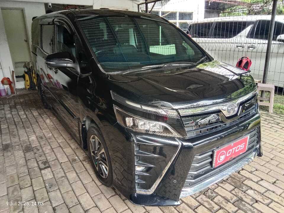 2019 Toyota Voxy 2.0 - Foto 1 dari 6