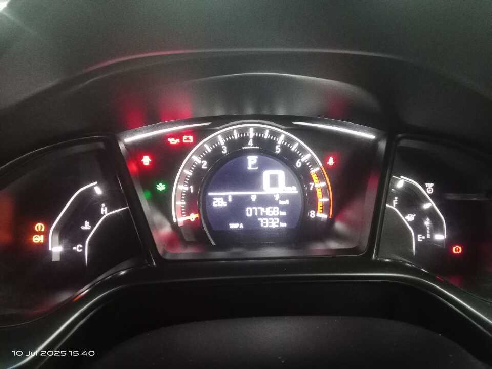 Foto Mobil Bekas Odometer Honda Civic 1.5 Turbo tahun 2018