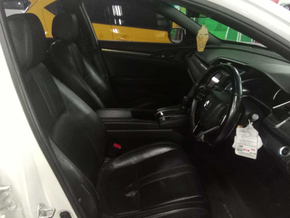 Foto Mobil Bekas Kabin Depan Honda Civic 1.5 Turbo tahun 2018