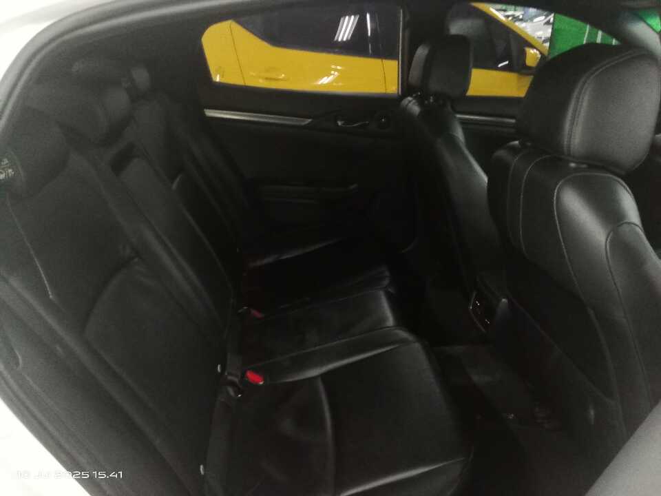Foto Mobil Bekas Kabin Belakang Honda Civic 1.5 Turbo tahun 2018