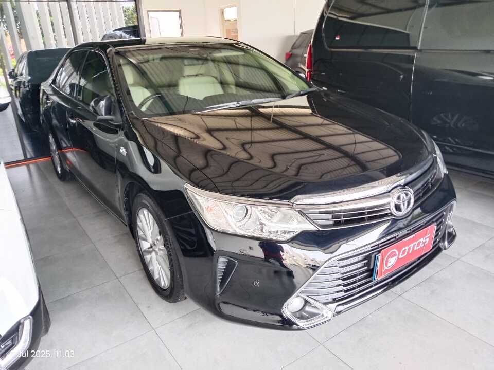 2017 Toyota Camry 2.5 V - Foto 1 dari 6