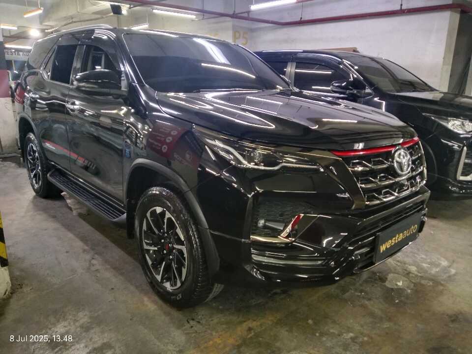 2021 Toyota Fortuner 2.4 4X2 VRZ - Foto 1 dari 6