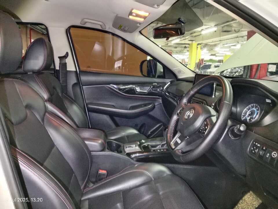 Foto Mobil Bekas Kabin Depan DFSK Glory 560 1.5 tahun 2020