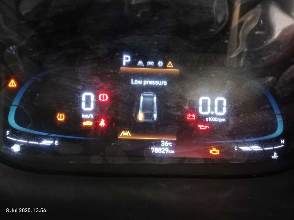 Foto Mobil Bekas Odometer Hyundai Stargazer 1.5 Prime tahun 2022