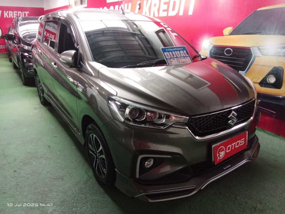 2022 Suzuki Ertiga 1.5 Sport Hybrid - Foto 1 dari 6