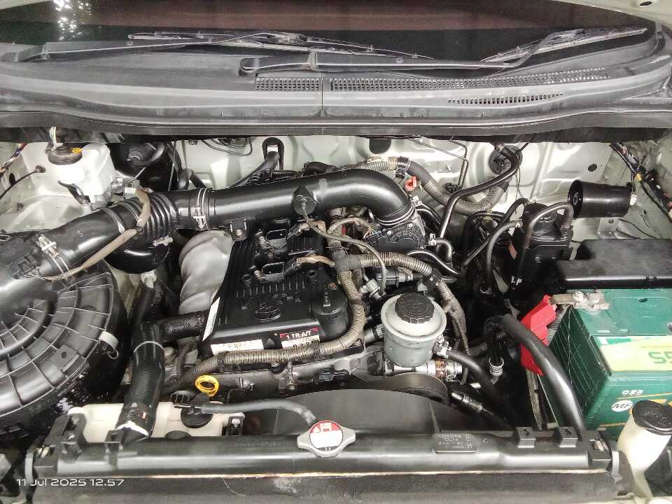 Foto Mobil Bekas Mesin Toyota Innova 2.0 E tahun 2013