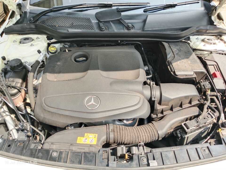 Foto Mobil Bekas Mesin Mercedes-Benz GLA200 1.6 AMG tahun 2019