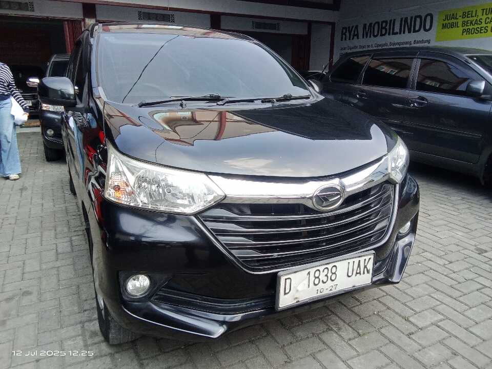 2017 Daihatsu Xenia 1.3 R - Foto 1 dari 6