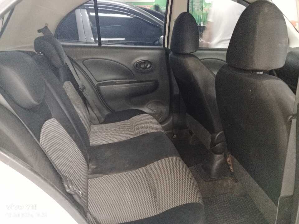 Foto Mobil Bekas Kabin Belakang Nissan March 1.2 tahun 2015