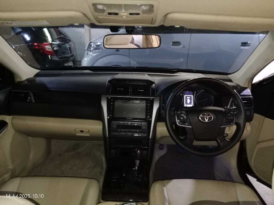 Foto Mobil Bekas Dashboard Toyota Camry 2.5 V tahun 2015