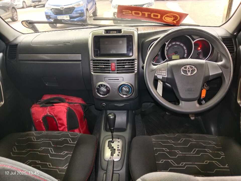 Foto Mobil Bekas Dashboard Toyota Rush 1.5 G tahun 2015