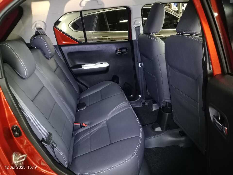 Foto Mobil Bekas Kabin Belakang Suzuki Ignis 1.2 tahun 2023