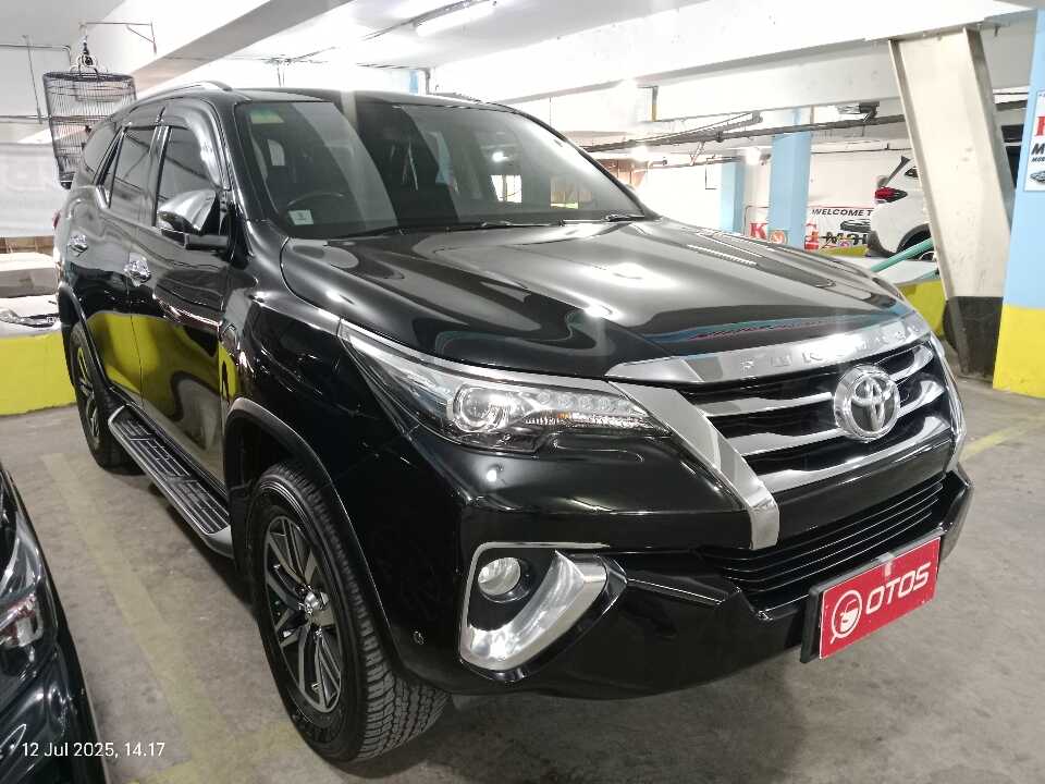 2016 Toyota Fortuner 2.4 4X2 VRZ - Foto 1 dari 6