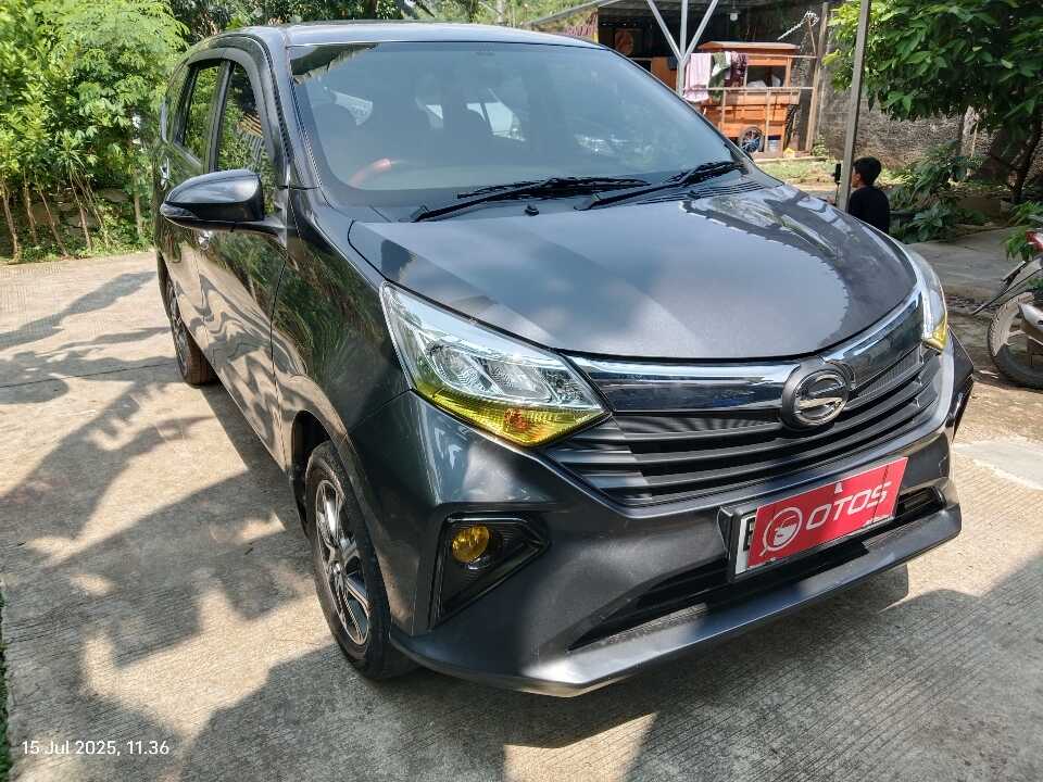 2022 Daihatsu Sigra 1.2 R - Foto 1 dari 6