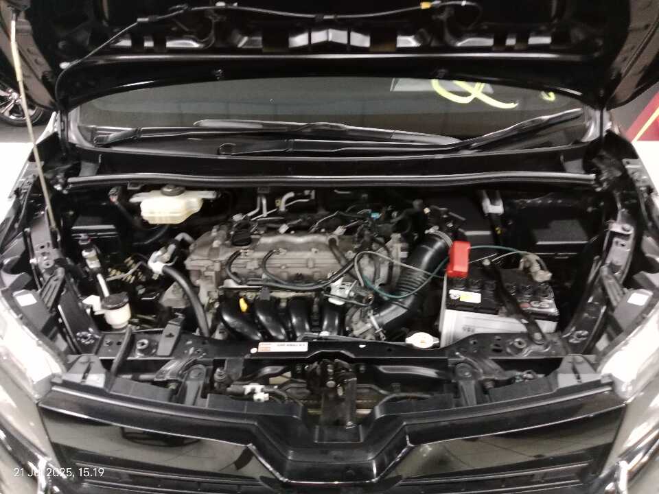 Foto Mobil Bekas Mesin Toyota Voxy 2.0 tahun 2018