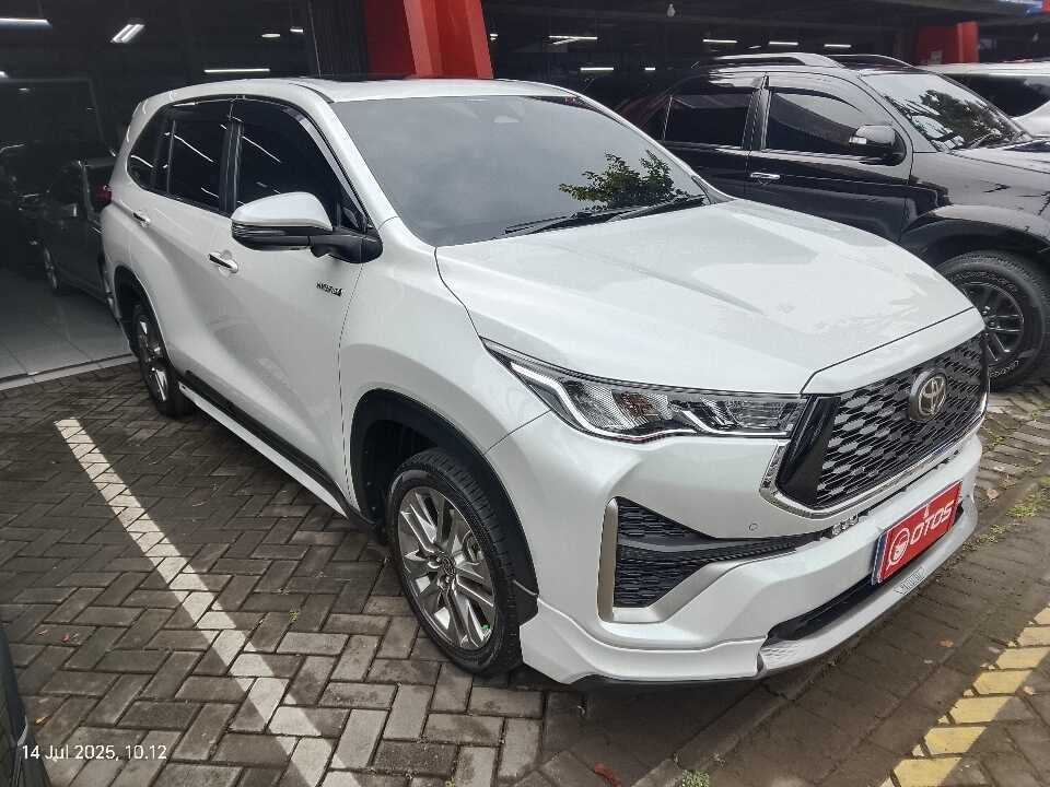 2023 Toyota Kijang Innova 2.0 Zenix Q HV CVT TSS - Foto 1 dari 6