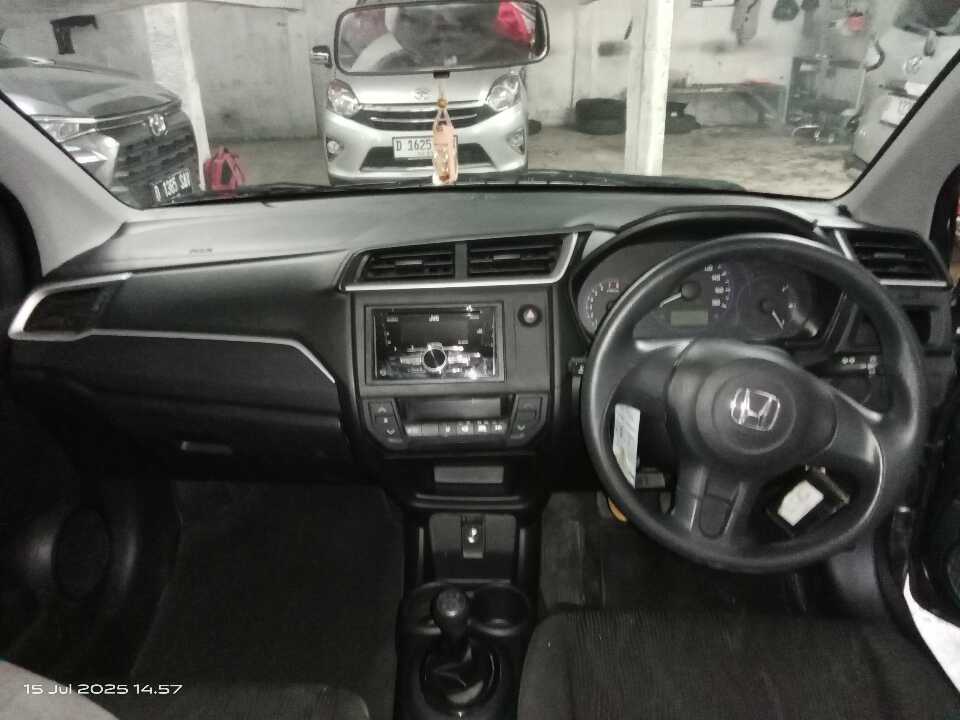 Foto Mobil Bekas Dashboard Honda Mobilio 1.5 S tahun 2018