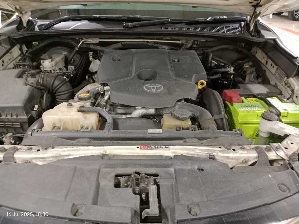 Foto Mobil Bekas Mesin Toyota Fortuner 2.4 4X2 VRZ tahun 2016