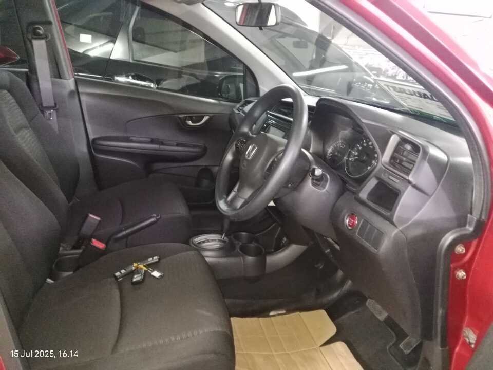 Foto Mobil Bekas Kabin Depan Honda BR-V 1.5 E tahun 2020
