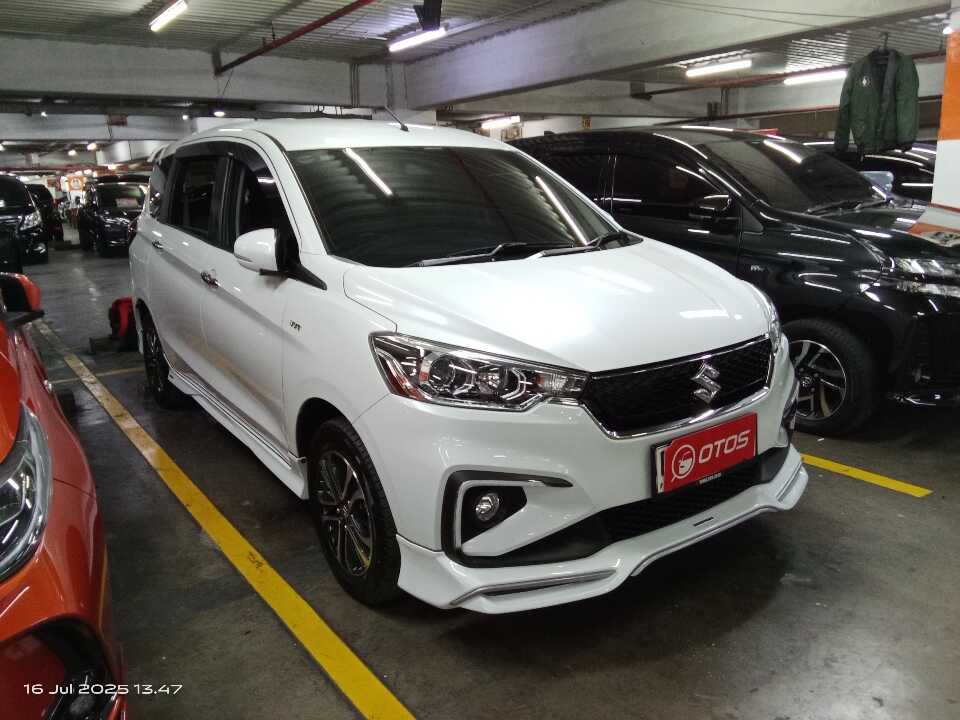 2023 Suzuki Ertiga 1.5 - Foto 1 dari 6