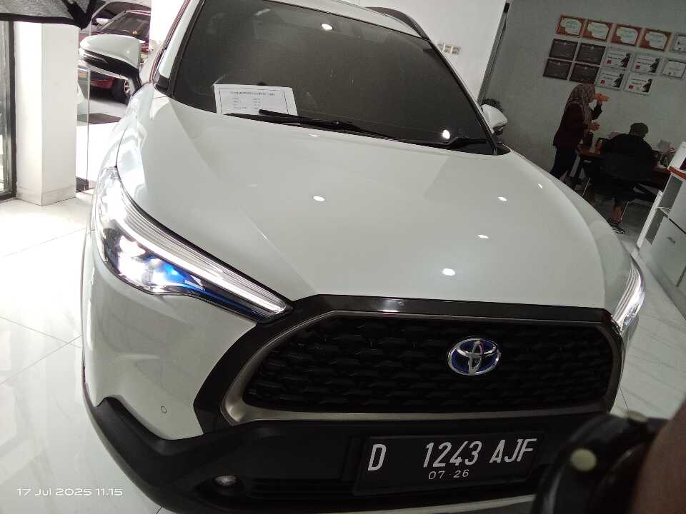 2021 Toyota Corolla Cross 1.8 Hybrid - Foto 1 dari 6
