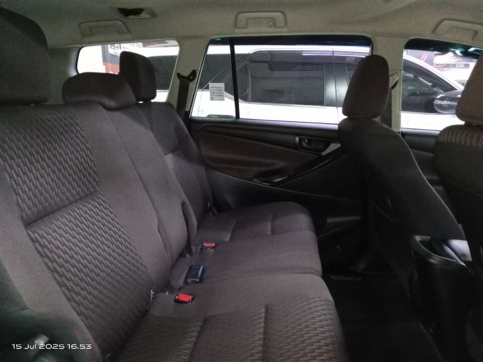 Foto Mobil Bekas Kabin Belakang Toyota Innova 2.0 G tahun 2022