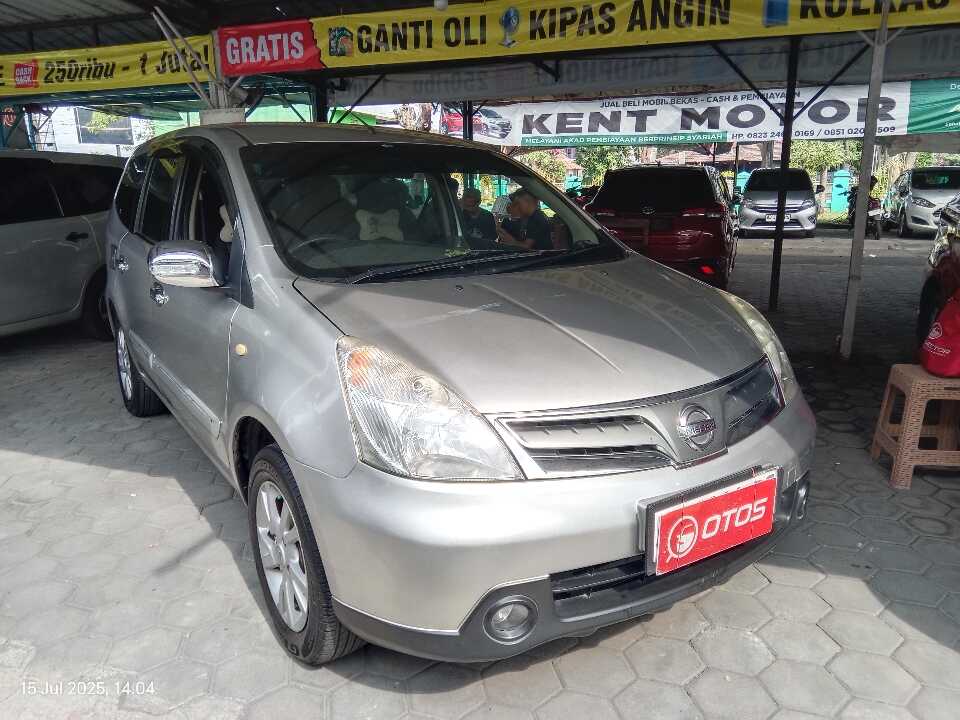 2012 Nissan Grand Livina 1.5 SV - Foto 1 dari 6