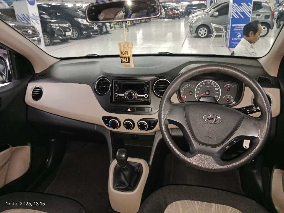 Foto Mobil Bekas Dashboard Hyundai i10 1.2 tahun 2017