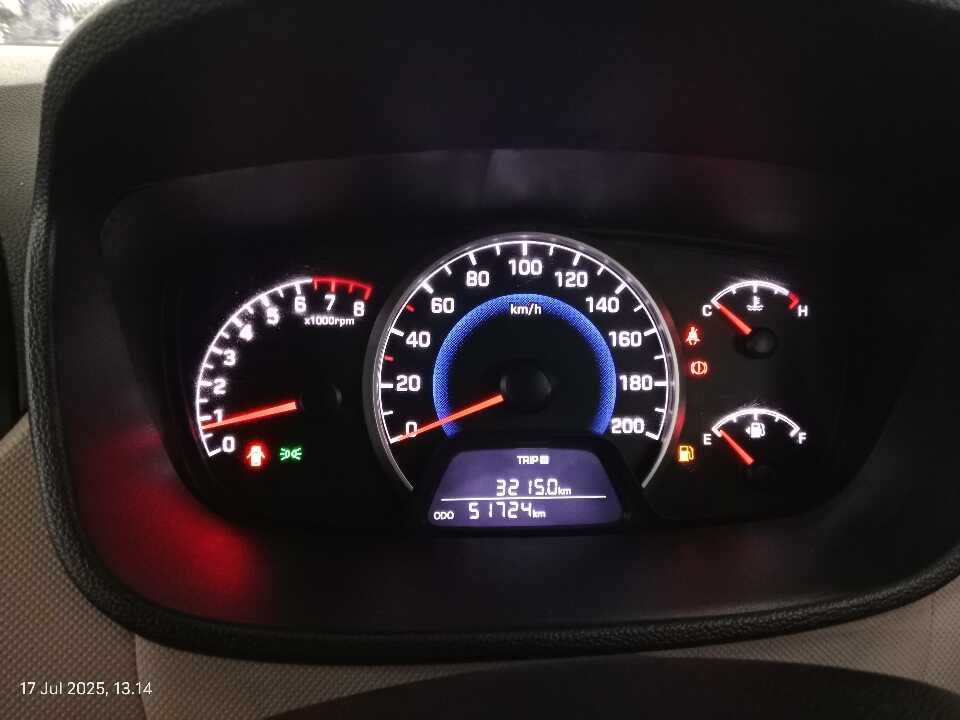 Foto Mobil Bekas Odometer Hyundai i10 1.2 tahun 2017