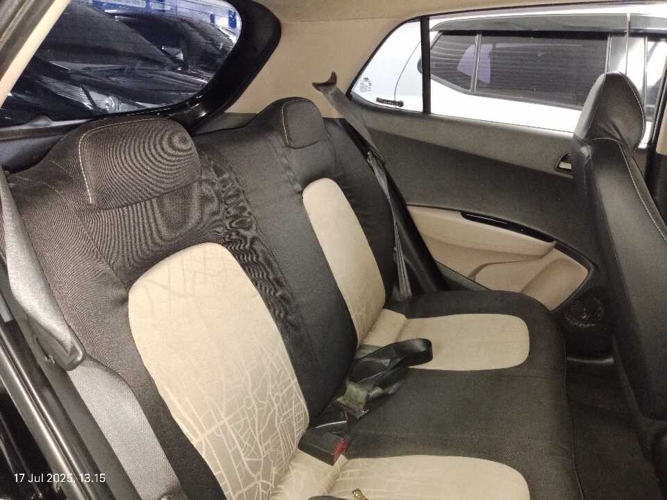 Foto Mobil Bekas Kabin Belakang Hyundai i10 1.2 tahun 2017