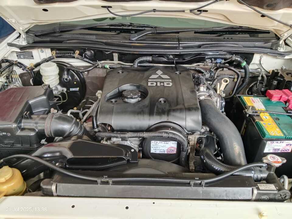 Foto Mobil Bekas Mesin Mitsubishi Pajero Sport 2.5 Exceed 4X2 tahun 2014