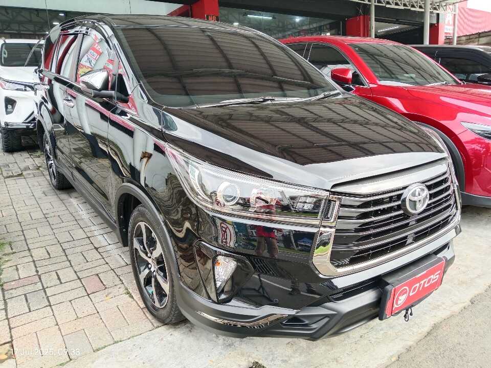 2021 Toyota Kijang Innova 2.4 Venturer - Foto 1 dari 6