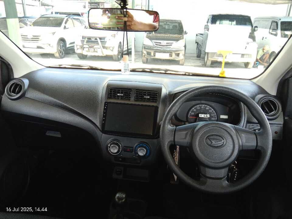 Foto Mobil Bekas Dashboard Daihatsu Ayla 1.0 D tahun 2022