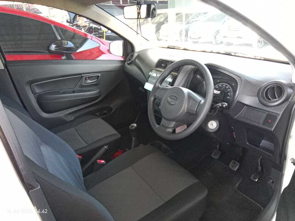 Foto Mobil Bekas Kabin Depan Daihatsu Ayla 1.0 D tahun 2022