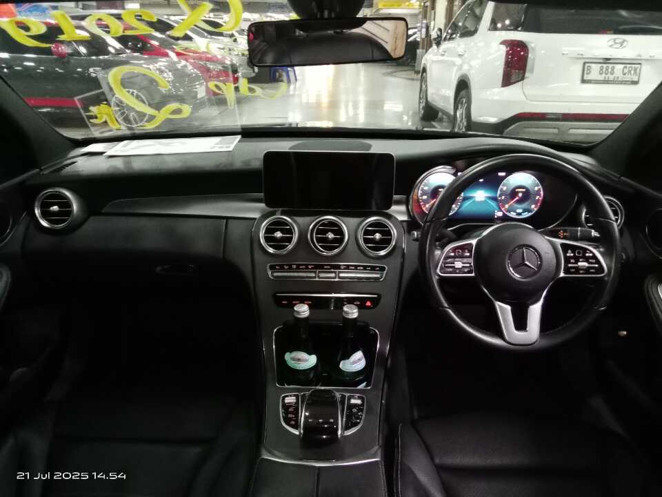 Foto Mobil Bekas Dashboard Mercedes-Benz C200 1.5 tahun 2019