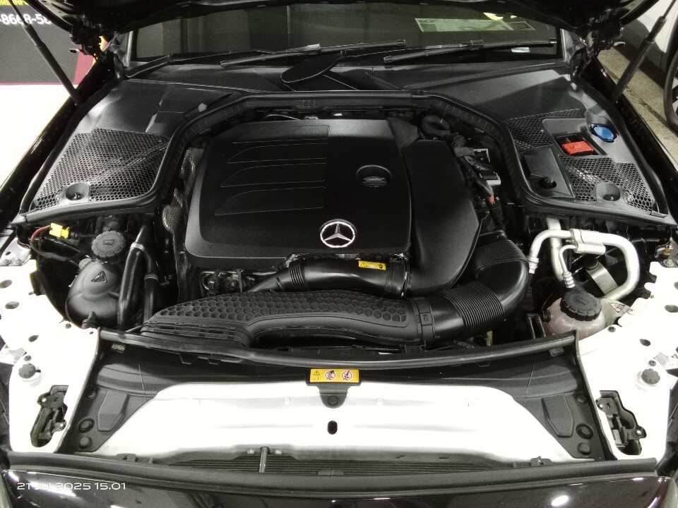 Foto Mobil Bekas Mesin Mercedes-Benz C200 1.5 tahun 2019
