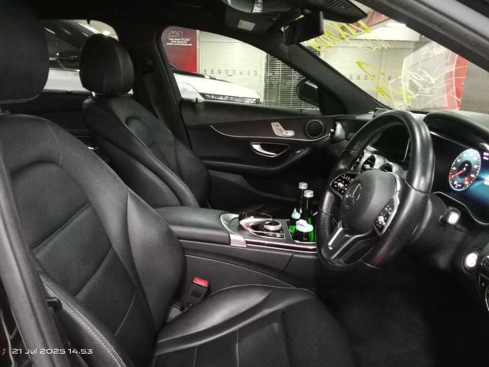 Foto Mobil Bekas Kabin Depan Mercedes-Benz C200 1.5 tahun 2019