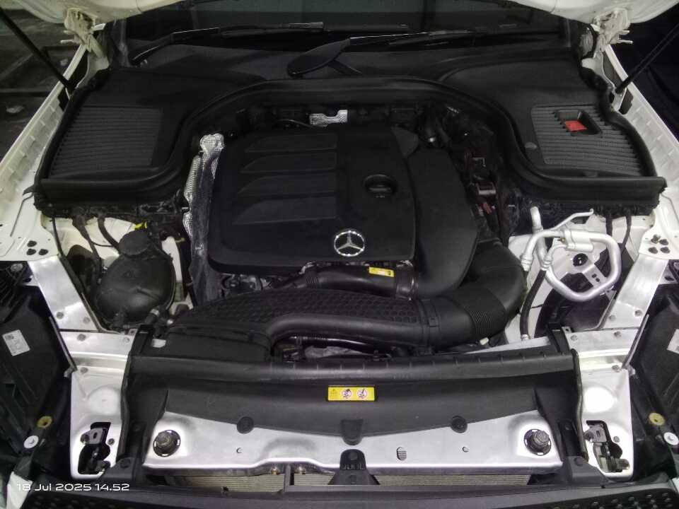 Foto Mobil Bekas Mesin Mercedes-Benz GLC200 2.0 tahun 2020