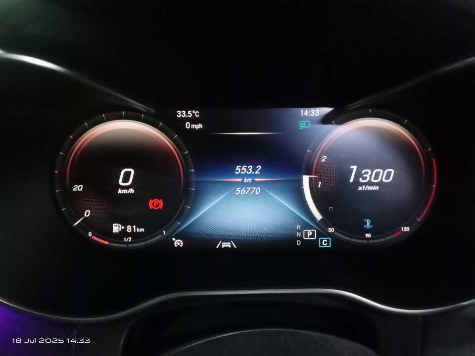 Foto Mobil Bekas Odometer Mercedes-Benz GLC200 2.0 tahun 2020