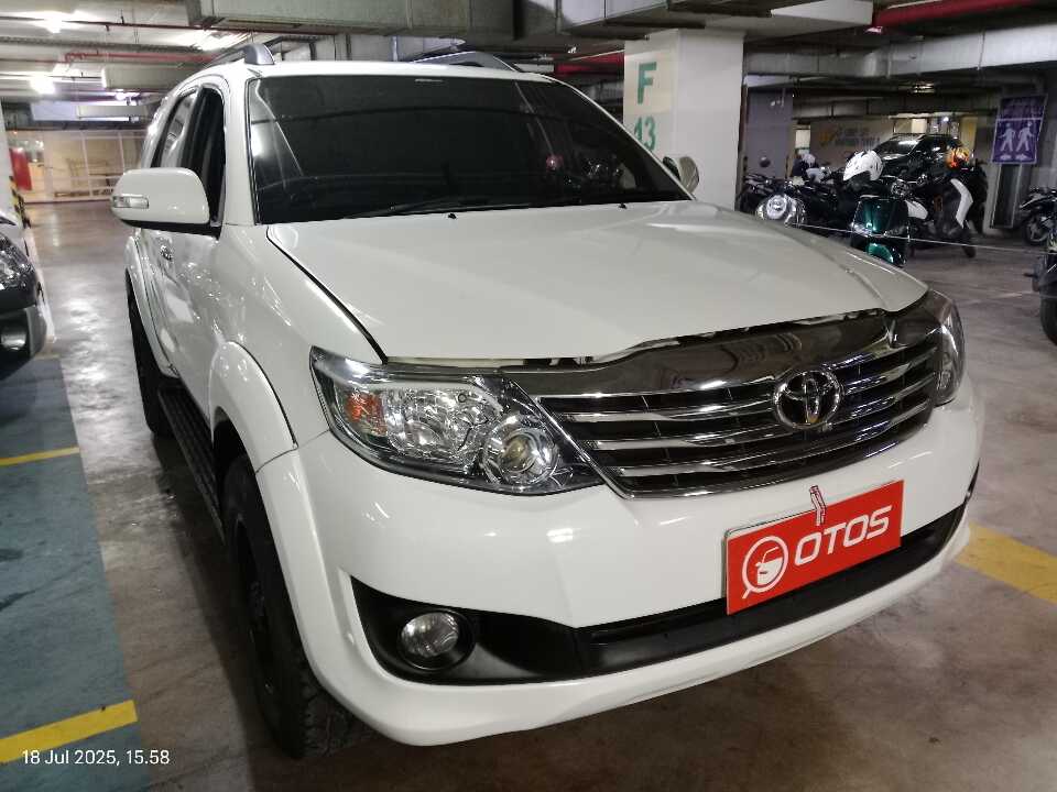 2013 Toyota Fortuner 2.7 G - Foto 1 dari 6