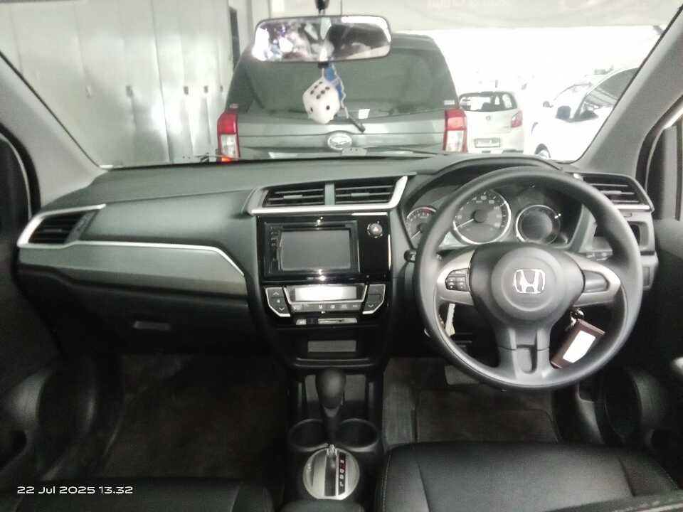 Foto Mobil Bekas Dashboard Honda BR-V 1.5 E tahun 2018
