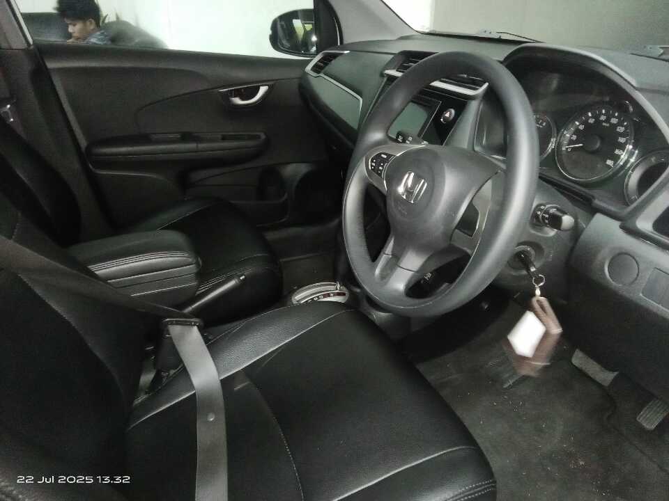 Foto Mobil Bekas Kabin Depan Honda BR-V 1.5 E tahun 2018