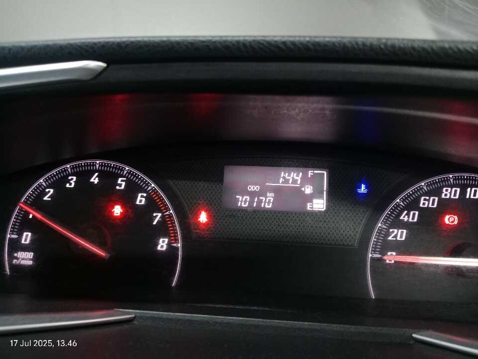 Foto Mobil Bekas Odometer Toyota Sienta 1.5 V tahun 2017